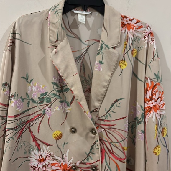🌺H&M Sz S Floral Beige Women's Oversized Double Breast Silky Kimono Shirt - Picture 5 of 9